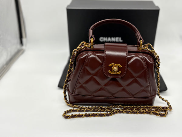 Chanel box Leather Handbag Elegance