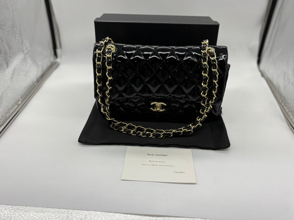 Chanel shiny Leather Handbag with Gold Chain